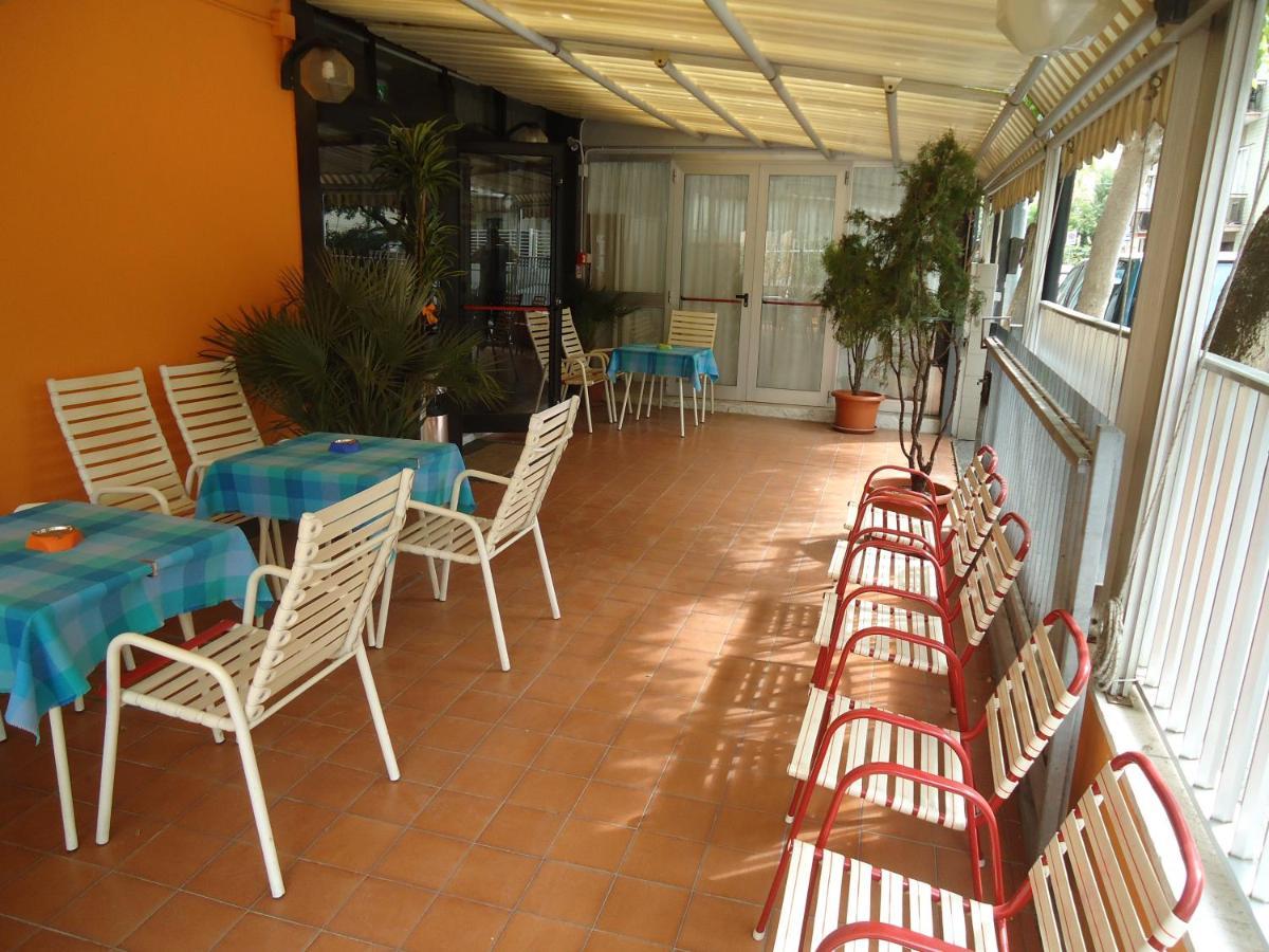 Hotel Castellani Rimini Exterior foto