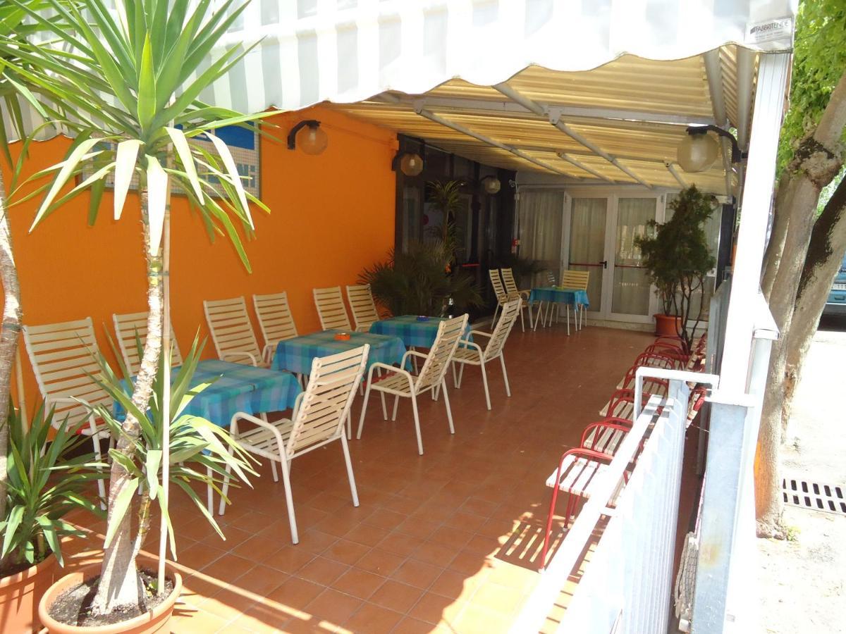 Hotel Castellani Rimini Exterior foto